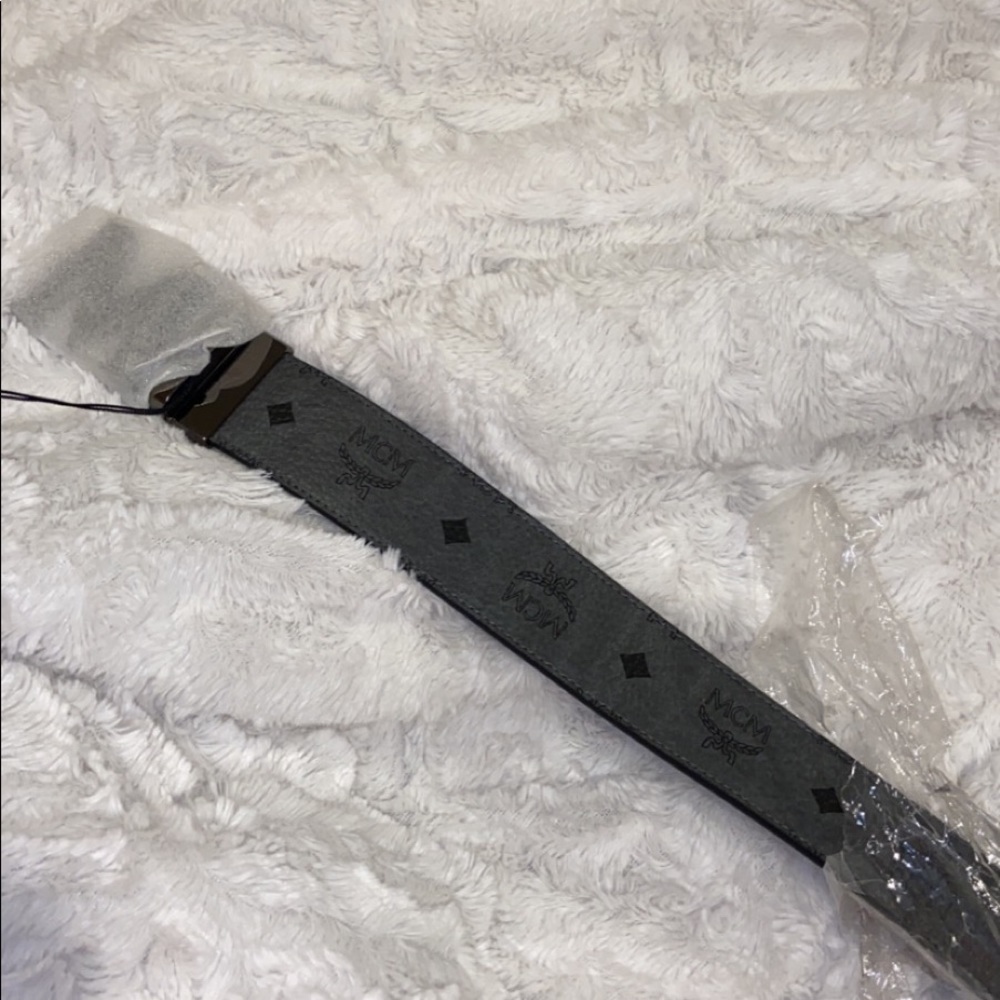 NEVER WORN. Reversible, Men’s MCM Belt.